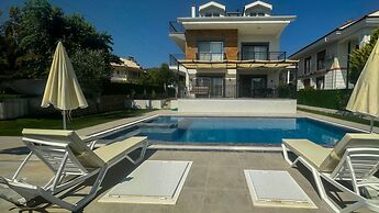 Huge Triplex Villa w Pool and Garden in Fethiye