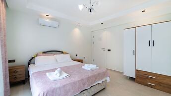 Huge Triplex Villa w Pool and Garden in Fethiye