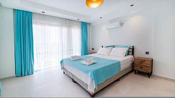 Huge Triplex Villa w Pool and Garden in Fethiye