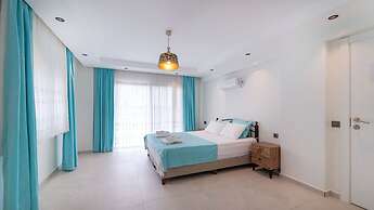 Huge Triplex Villa w Pool and Garden in Fethiye