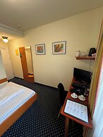 SUITE HOTEL 900m ZUR OPER