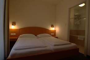 SUITE HOTEL 900m ZUR OPER