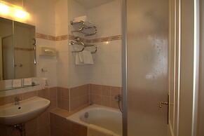 SUITE HOTEL 900m ZUR OPER