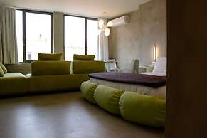 99 Adrianou Luxury Urban Stay