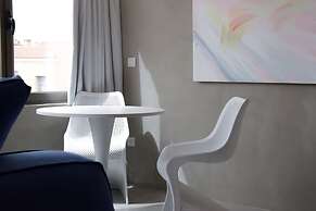 99 Adrianou Luxury Urban Stay