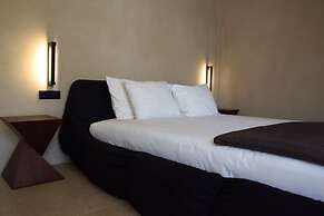 99 Adrianou Luxury Urban Stay