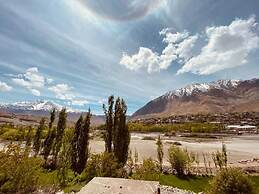 Hotel The White Castle