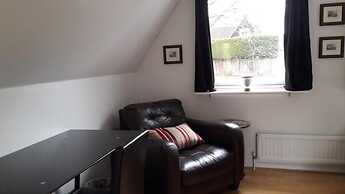 Large 3 bed House With Separately Bookable Studio
