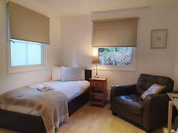 Large 3 bed House With Separately Bookable Studio