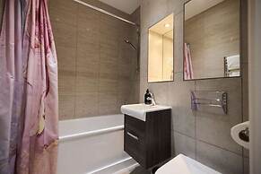 The Harlesden Place - Modern 3bdr Flat With Balcony