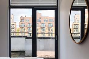 The Harlesden Classic - Lovely 2BDR Flat with Balcony