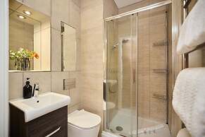 The Harlesden Classic - Lovely 2BDR Flat with Balcony