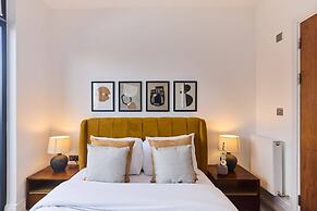 The Harlesden Classic - Lovely 2BDR Flat with Balcony