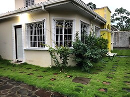 Friendly 4-bed House in Managua