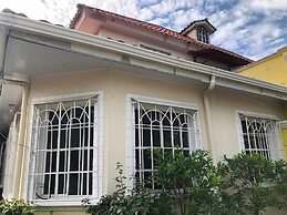 Friendly 4-bed House in Managua