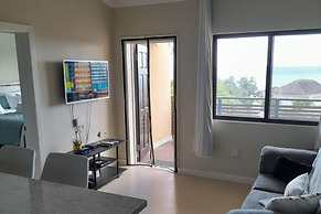 Seaview Paradise Sleeps 3 With Pool