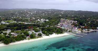 Seaview Paradise Sleeps 3 With Pool