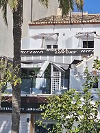 HOSTAL LUXURY NIT I DIA