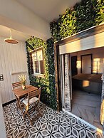 HOSTAL LUXURY NIT I DIA