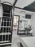 HOSTAL LUXURY NIT I DIA