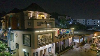 Dfranklin Apartment and Event Centre