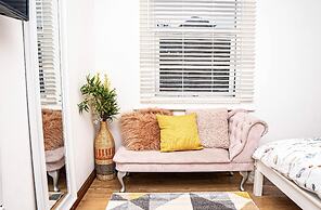 Luxury Studio Flat in London