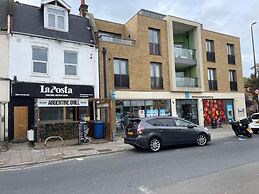 Luxury Studio Flat in London