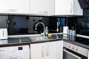 Charming 2-bed Fully Furnished Apartment in London