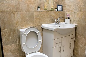 Charming 2-bed Fully Furnished Apartment in London