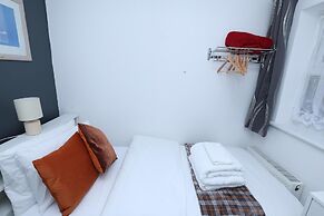 Beautiful 4-bed House in Erith