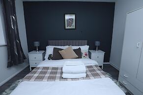 Beautiful 4-bed House in Erith