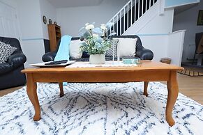 Beautiful 4-bed House in Erith