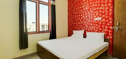 Goroomgo Hotel M J Agra