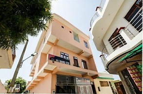 Goroomgo Hotel M J Agra