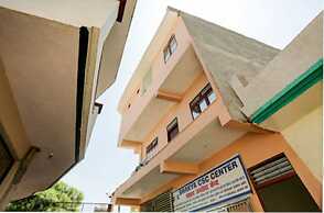 Goroomgo Hotel M J Agra