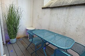 Charming 1-bed Apartment by the sea