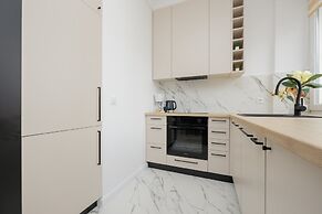 Ludwiki Apartment Warsaw Wola by Renters