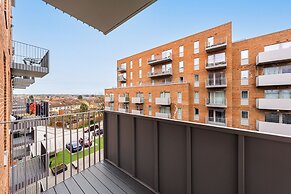 Lovely 1-bed Apartment in Slough With Free Parking