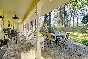 Expansive Texarkana Home w/ Yard: Near Golf!