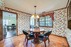 Expansive Texarkana Home w/ Yard: Near Golf!
