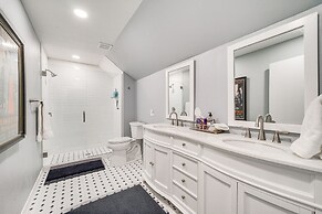 Expansive Texarkana Home w/ Yard: Near Golf!