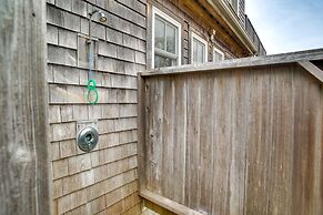 Beautiful Aquinnah Home: Ocean View, Walk to Beach