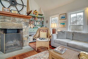 Beautiful Aquinnah Home: Ocean View, Walk to Beach