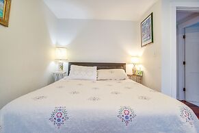 Beautiful Aquinnah Home: Ocean View, Walk to Beach