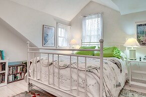 Beautiful Aquinnah Home: Ocean View, Walk to Beach