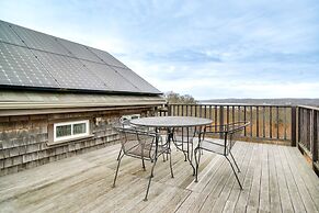 Beautiful Aquinnah Home: Ocean View, Walk to Beach