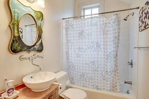 Beautiful Aquinnah Home: Ocean View, Walk to Beach