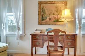 Beautiful Aquinnah Home: Ocean View, Walk to Beach
