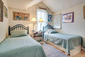 Beautiful Aquinnah Home: Ocean View, Walk to Beach