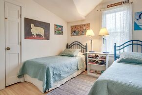 Beautiful Aquinnah Home: Ocean View, Walk to Beach